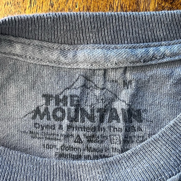 The Mountain White Leopard Animal Men's Graphic T-Shirt Gray Tye Dye Size Medium - Picture 4 of 4